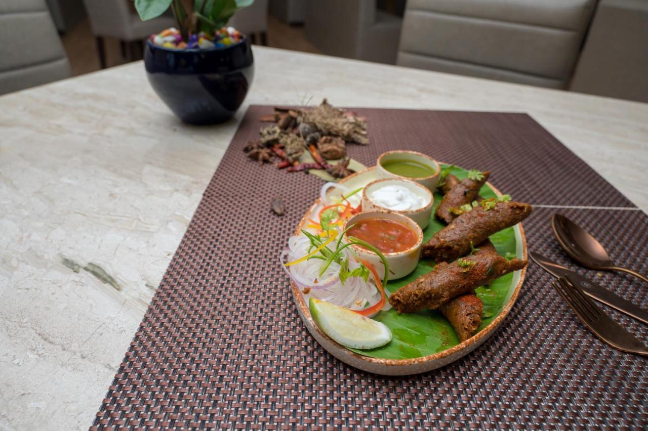 فندق Golden Retreat Baharampur المظهر الخارجي الصورة