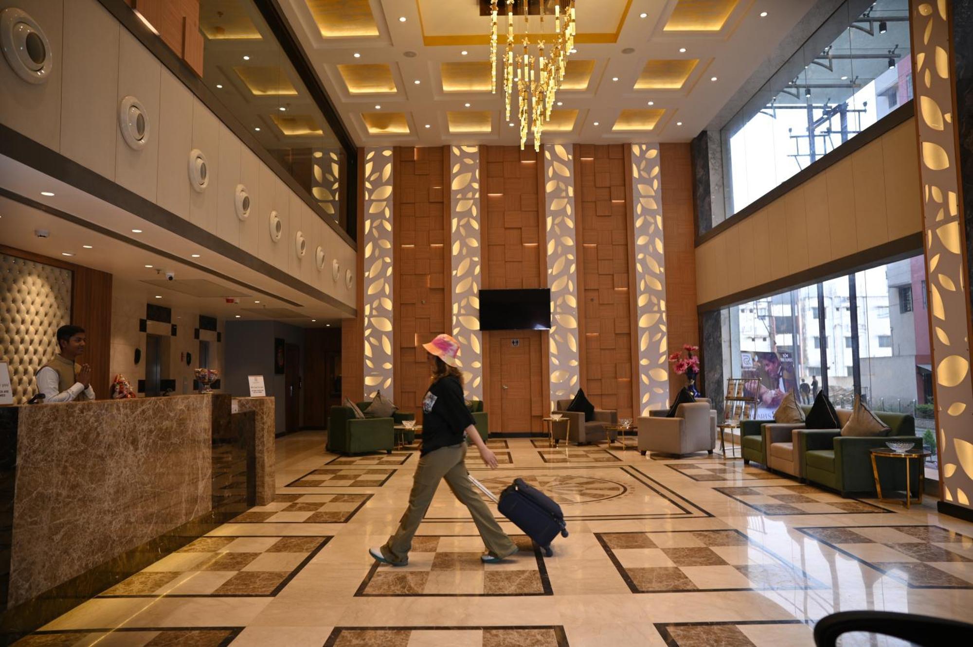 فندق Golden Retreat Baharampur المظهر الخارجي الصورة