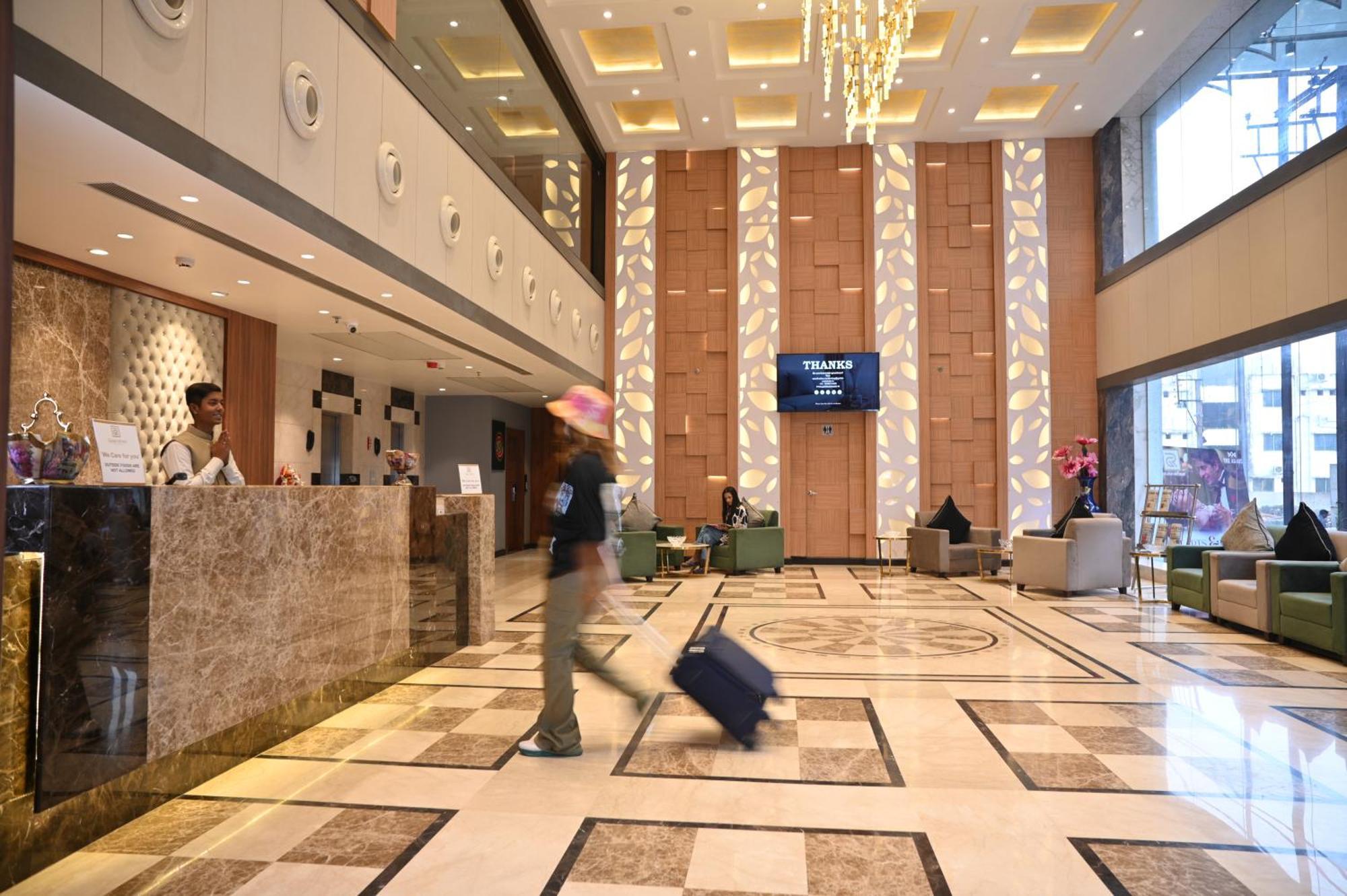 فندق Golden Retreat Baharampur المظهر الخارجي الصورة