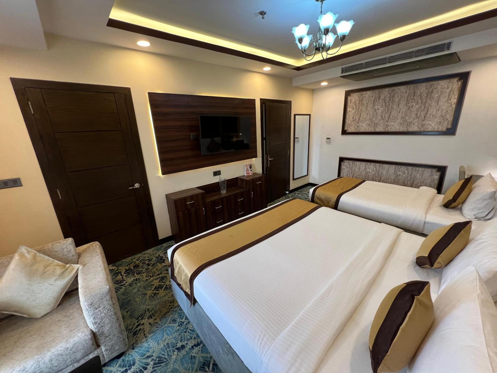 فندق Golden Retreat Baharampur المظهر الخارجي الصورة