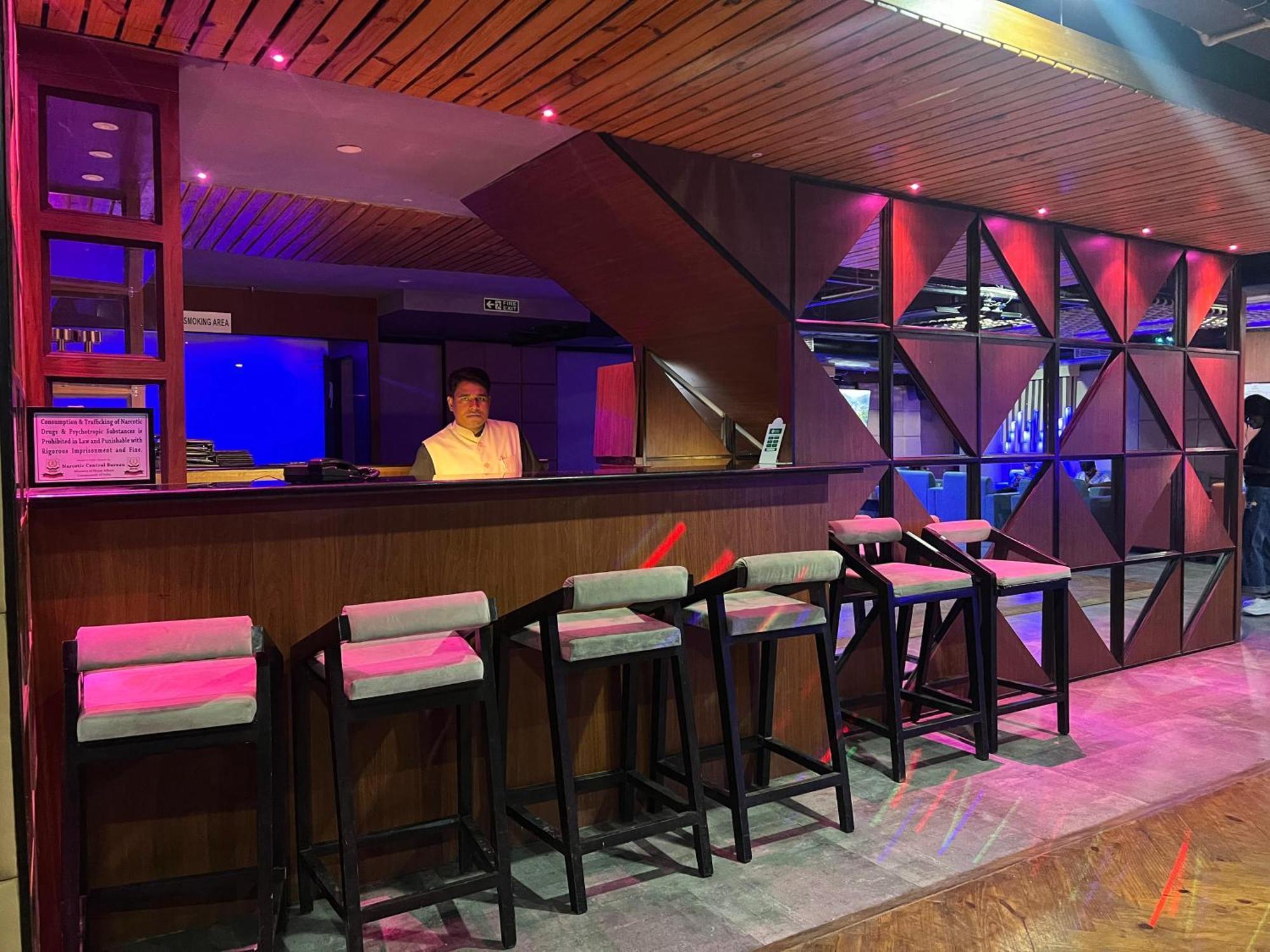 فندق Golden Retreat Baharampur المظهر الخارجي الصورة